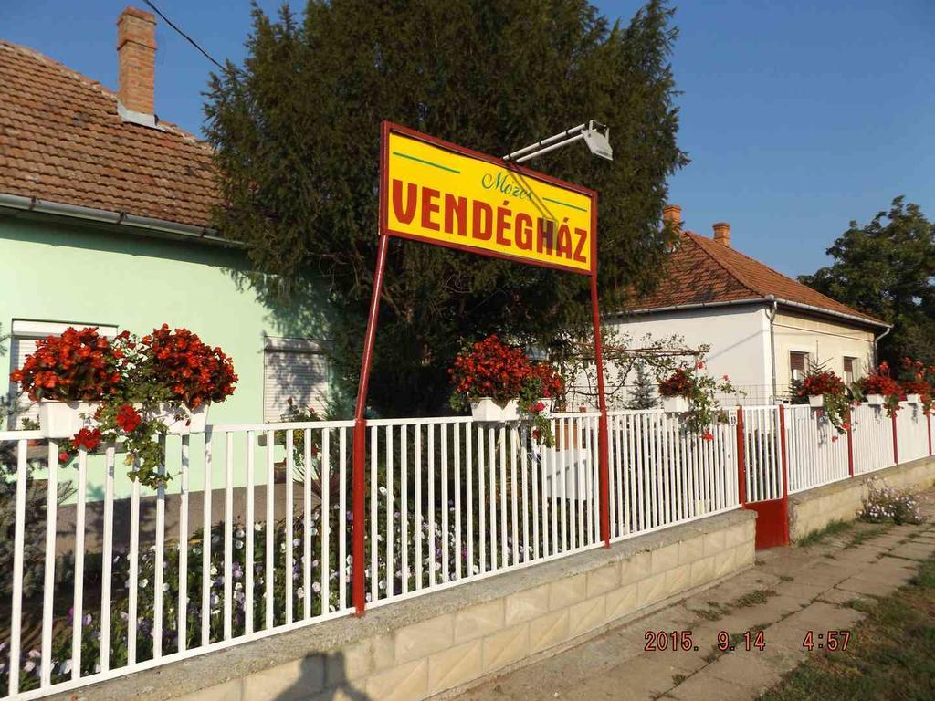 Ópusztaszeri Mózes Vendégház Exterior foto