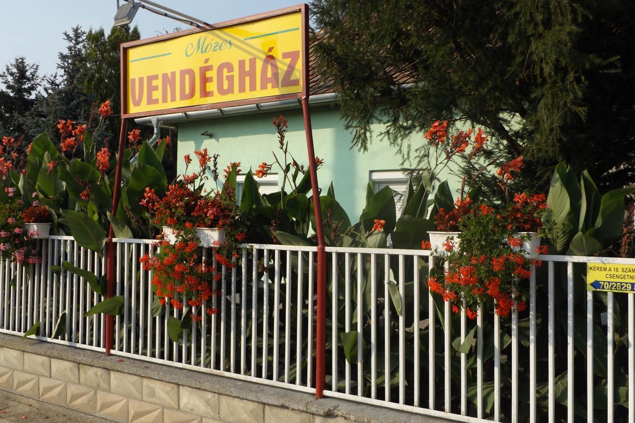 Ópusztaszeri Mózes Vendégház Exterior foto